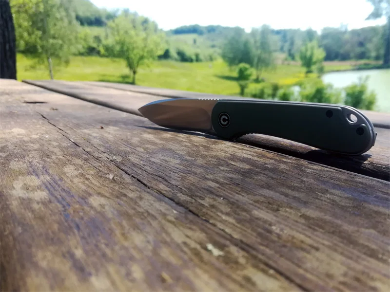 Couteau pliant Civivi Elementum et son clip ceinture