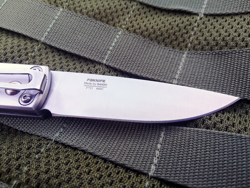 Couteau Ganzo 7211 : un automatique classe et fiable