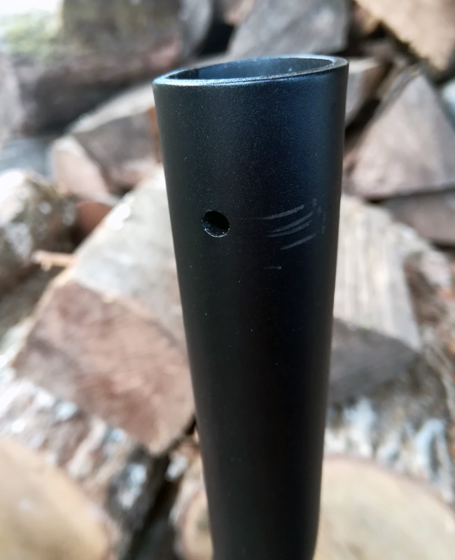 Le manche creux du Cold Steel Bushman