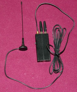 Brouilleur et antenne déportée