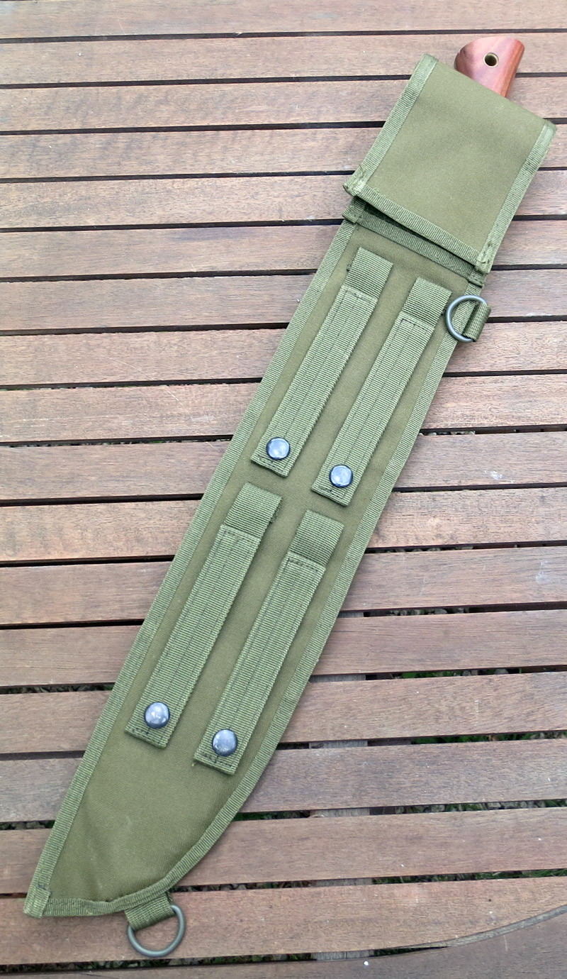 Machette Condor Parang avec son étui molle, vue de dos