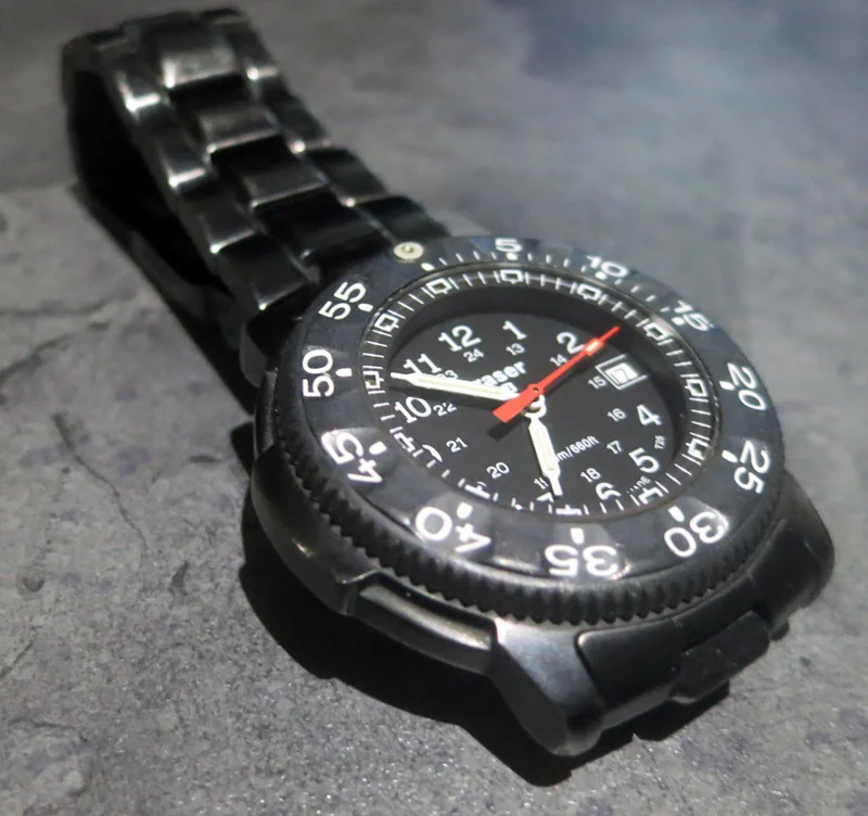 Montre Traser avec bracelet titane